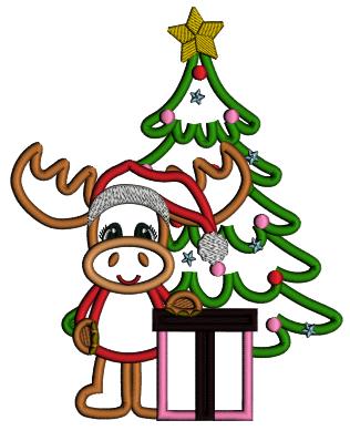 Reindeer With a Big Present Standing Next To Christmas Tree Applique Machine Embroidery Design Digitized Pattern