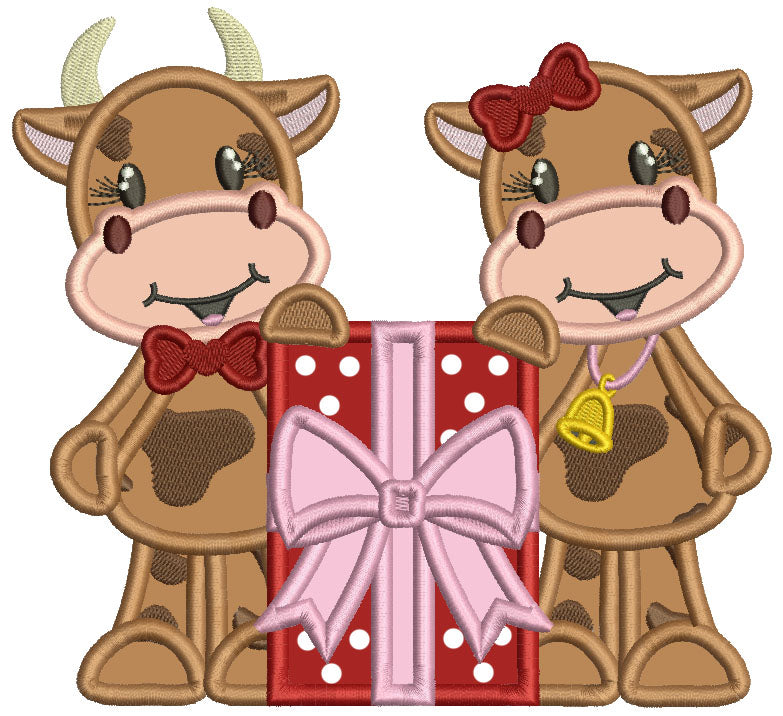 Mr. And Mrs. Cow Holding Big Present Valentine's Day Applique Machine Embroidery Design Digitized Pattern