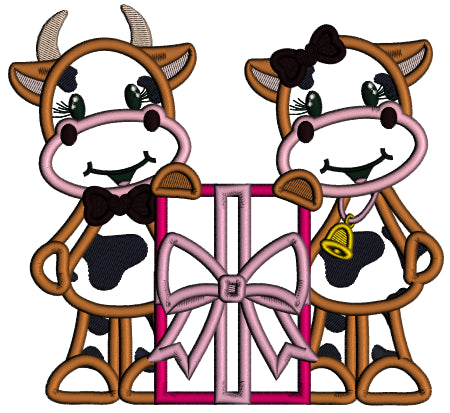 Mr. And Mrs. Cow Holding Big Present Valentine's Day Applique Machine Embroidery Design Digitized Pattern